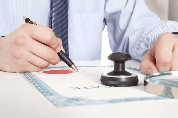 Peran Penting Jasa Penerjemah Tersumpah dalam Proses Pendaftaran Beasiswa Kuliah Luar Negeri